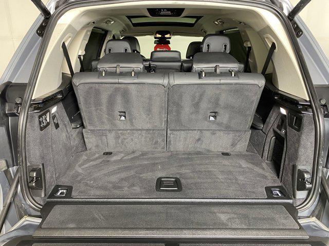 Photo of 2025 Gray BMW X7
