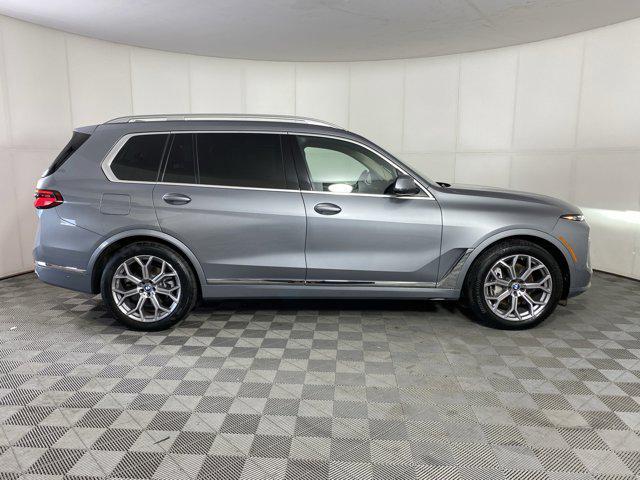 Photo of 2025 Gray BMW X7