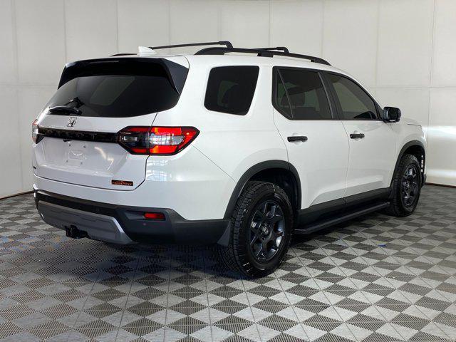 Photo of 2025 Platinum White Pearl Honda Pilot