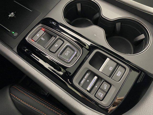 Photo of 2025 Platinum White Pearl Honda Pilot