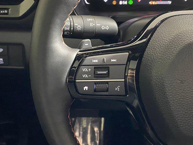 Photo of 2025 Platinum White Pearl Honda Pilot