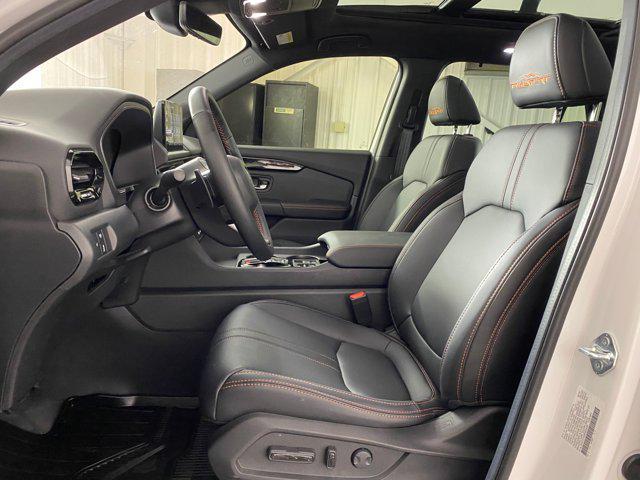 Photo of 2025 Platinum White Pearl Honda Pilot
