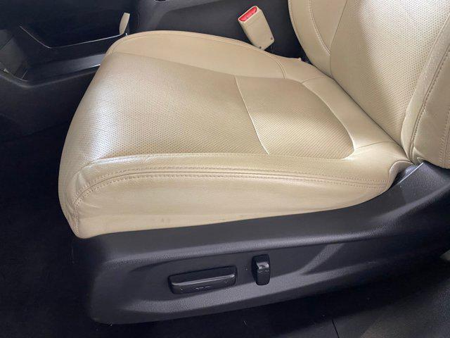 Photo of 2018 Crimson Pearl Honda Clarity Plug-In Hybrid