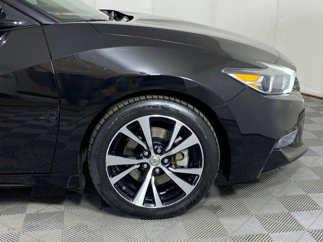 Photo of 2018 Super Black Nissan Maxima