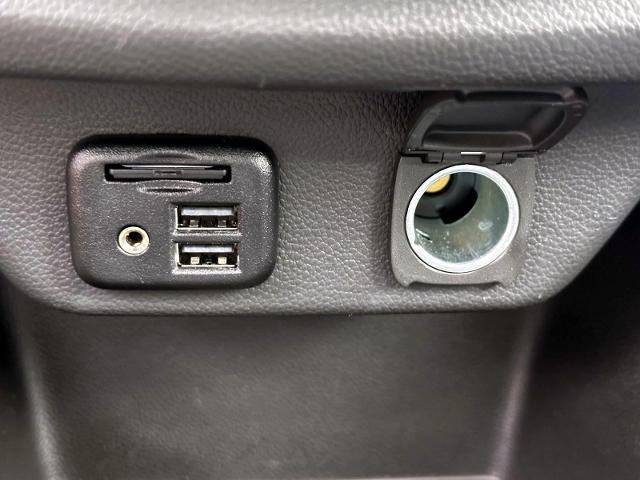 Photo of 2023 White Chevrolet Traverse