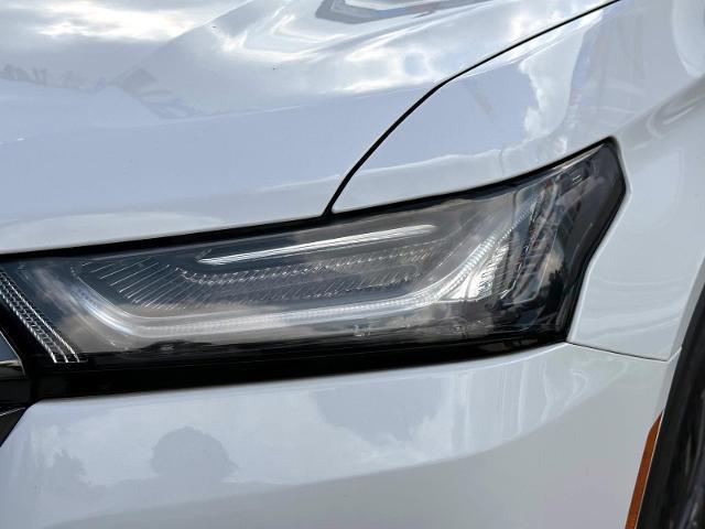 Photo of 2023 White Chevrolet Traverse
