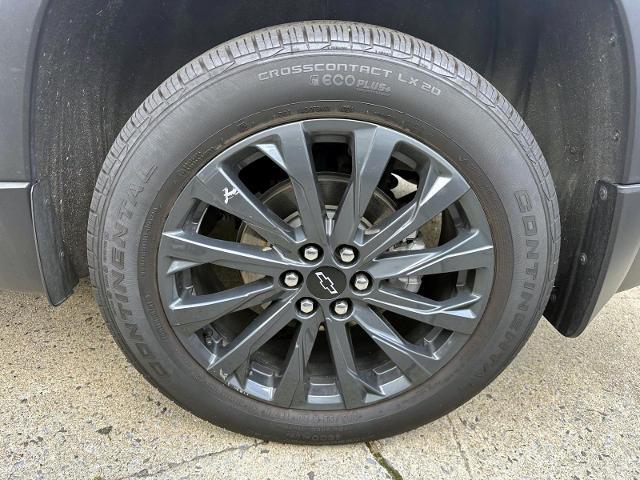 Photo of 2023 White Chevrolet Traverse