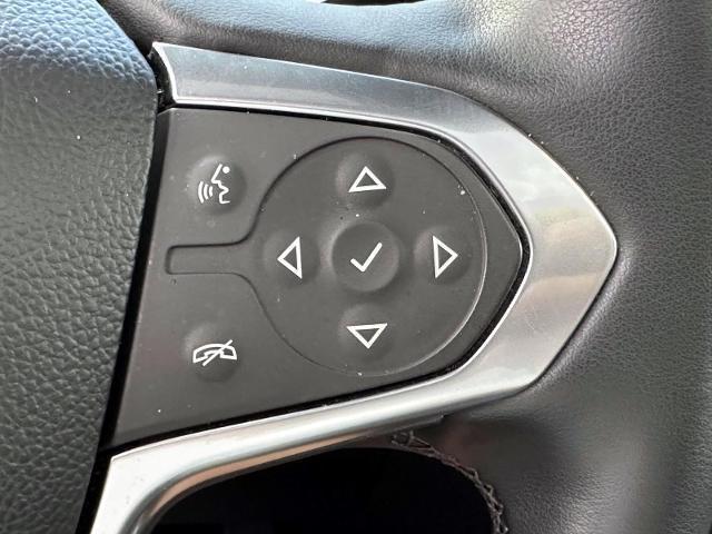 Photo of 2023 White Chevrolet Traverse