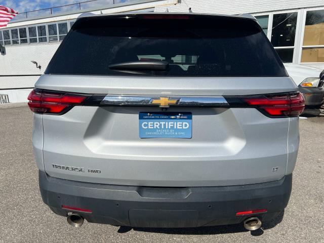 Photo of 2022 Silver Ice Metallic Chevrolet Traverse