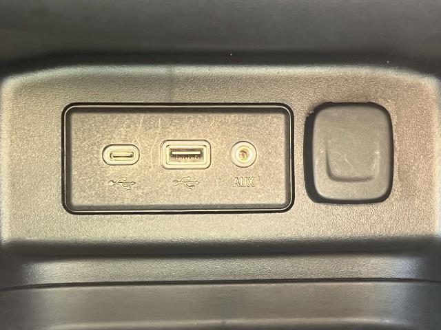 Photo of 2022 Summit White Chevrolet Equinox