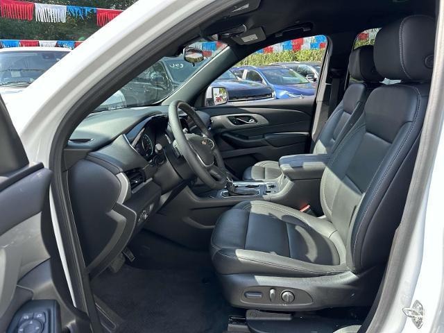 Photo of 2023 Summit White Chevrolet Traverse