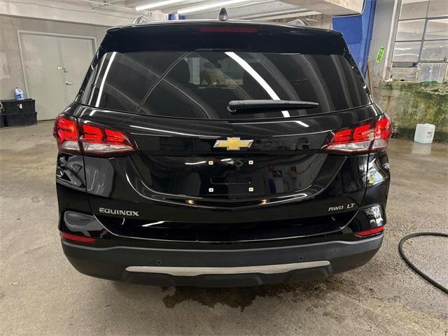 Photo of 2022 Black Chevrolet Equinox
