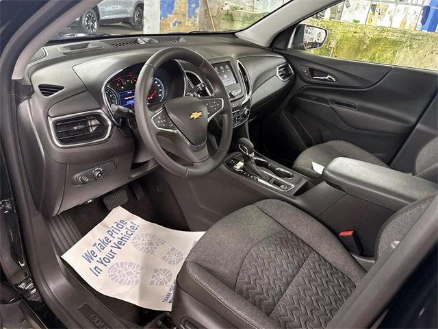 Photo of 2022 Black Chevrolet Equinox