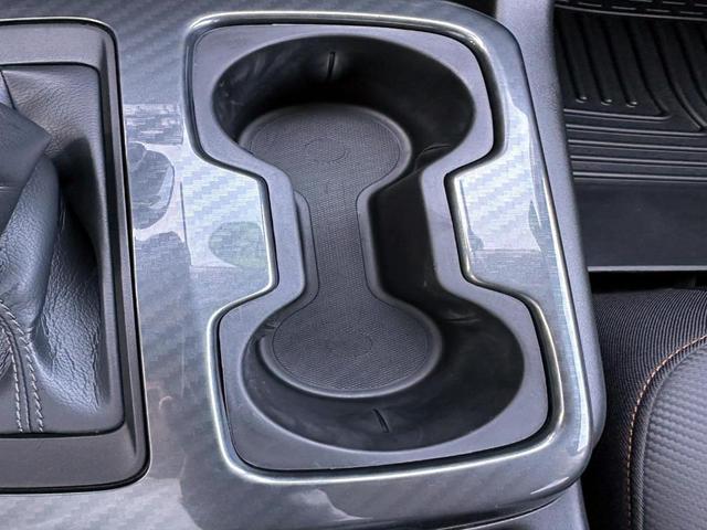 Photo of 2022 White GMC Canyon