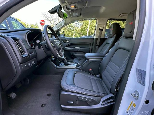 Photo of 2022 White GMC Canyon