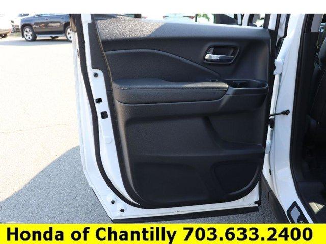 Photo of 2025 Platinum White Pearl Honda Ridgeline