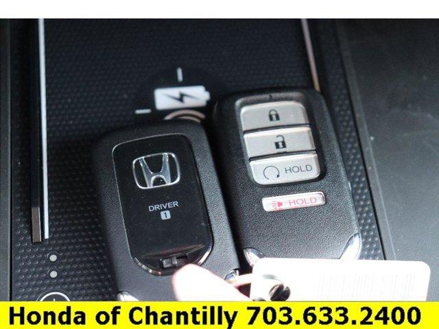 Photo of 2025 Platinum White Pearl Honda Ridgeline