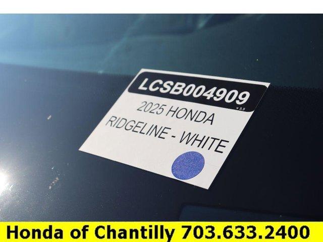 Photo of 2025 Platinum White Pearl Honda Ridgeline