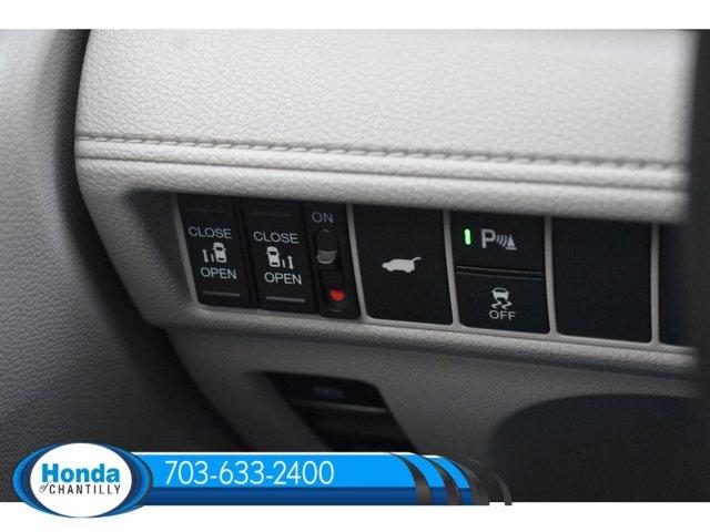 Photo of 2026 Radiant Red Metallic II Honda Odyssey