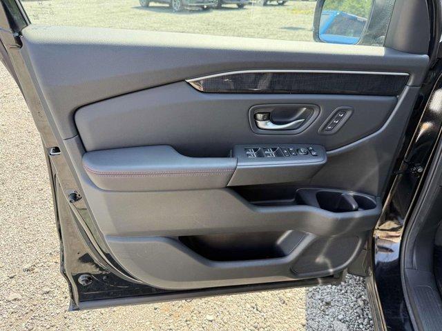Photo of 2025 Crystal Black Pearl Honda Pilot