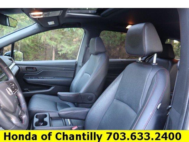 Photo of 2023 Platinum White Pearl Honda Odyssey