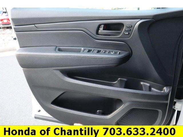 Photo of 2023 Platinum White Pearl Honda Odyssey