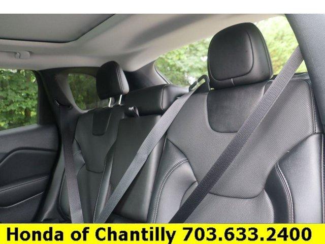 Photo of 2022 Bright White Clearcoat Jeep Cherokee