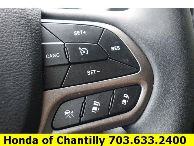 Photo of 2022 Bright White Clearcoat Jeep Cherokee