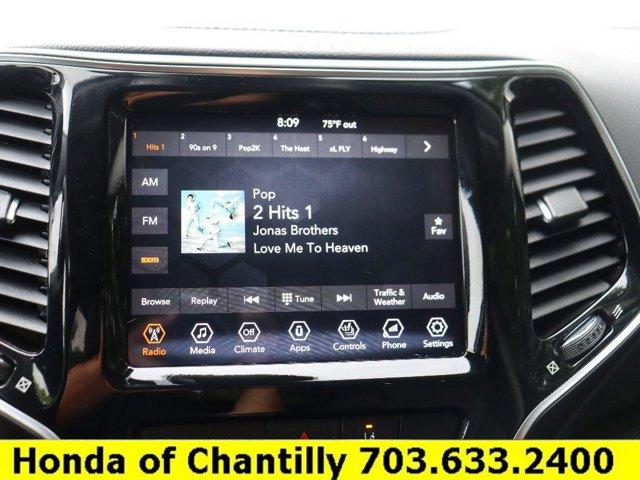 Photo of 2022 Bright White Clearcoat Jeep Cherokee