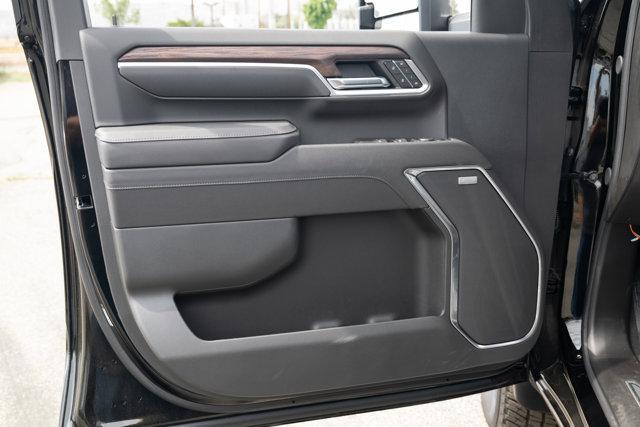 Photo of 2025 Onyx Black GMC Sierra 2500