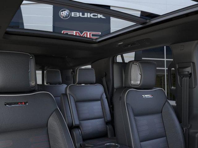 Photo of 2025 Summit White GMC Yukon