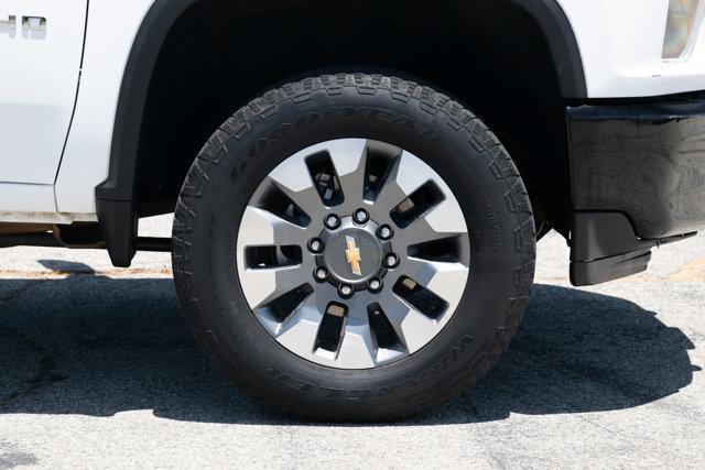 Photo of 2022 Summit White Chevrolet Silverado 2500