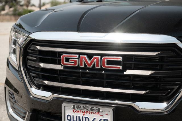 Photo of 2023 Ebony Twilight Metallic GMC Terrain