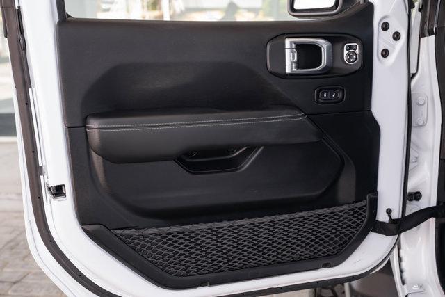Photo of 2021 Bright White Clearcoat Jeep Wrangler Unlimited