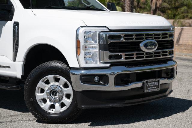 Photo of 2024 Oxford White Ford F-250