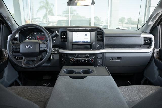 Photo of 2024 Oxford White Ford F-250