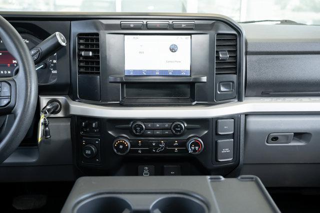 Photo of 2024 Oxford White Ford F-250