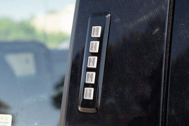 Photo of 2024 Oxford White Ford F-250