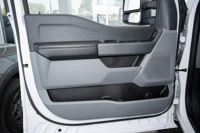 Photo of 2024 Oxford White Ford F-250