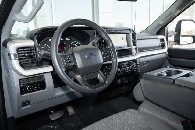 Photo of 2024 Oxford White Ford F-250
