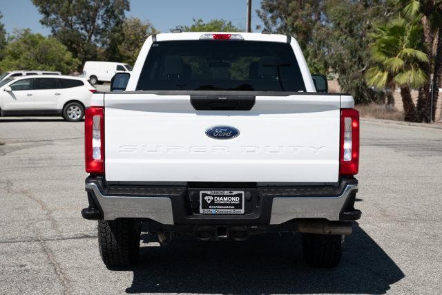 Photo of 2024 Oxford White Ford F-250