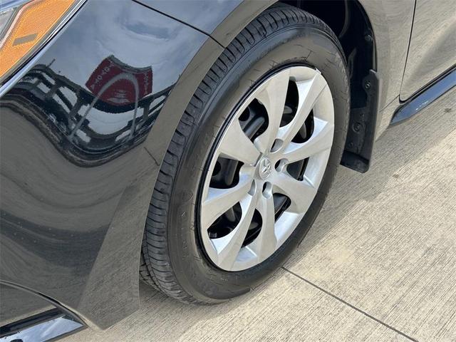 Photo of 2025 Midnight Black Metallic Toyota Corolla