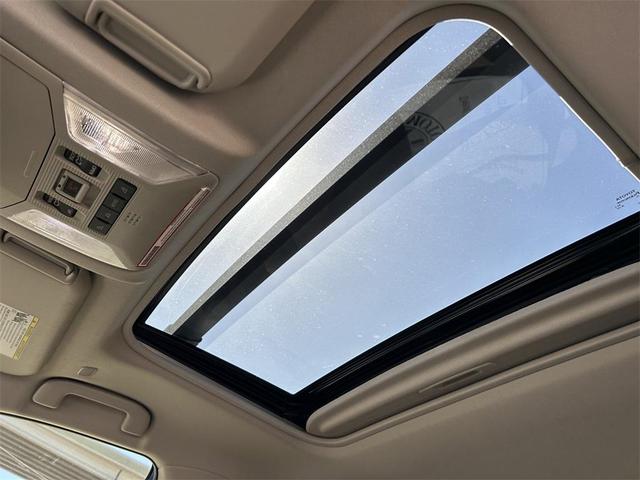 Photo of 2023 Wind Chill Pearl Toyota RAV4