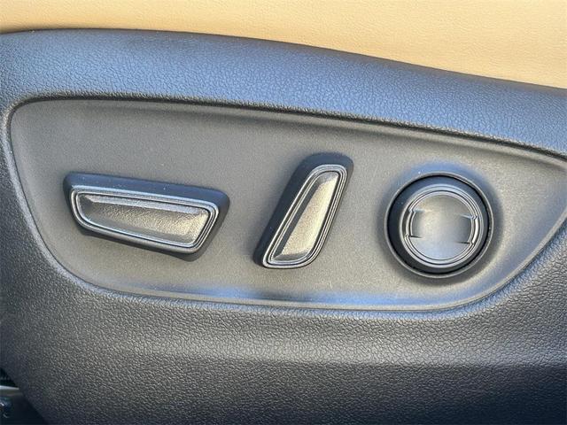 Photo of 2023 Wind Chill Pearl Toyota RAV4