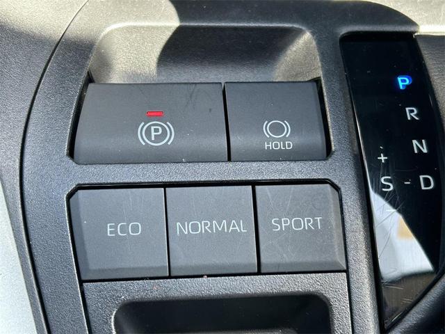 Photo of 2023 Wind Chill Pearl Toyota RAV4
