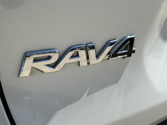 Photo of 2023 Wind Chill Pearl Toyota RAV4