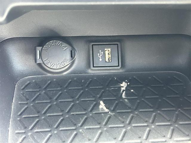 Photo of 2023 Wind Chill Pearl Toyota RAV4
