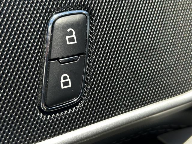 Photo of 2024 AGATE BLACK METALLIC Ford Explorer