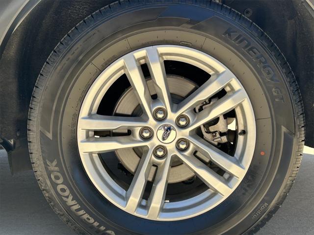 Photo of 2024 AGATE BLACK METALLIC Ford Explorer