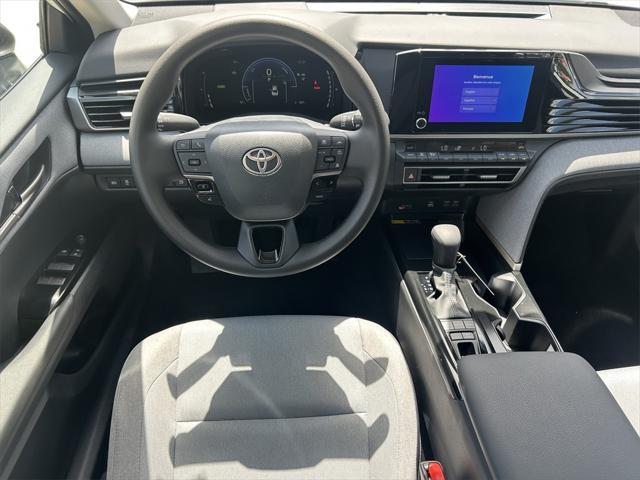 Photo of 2025 Ice Cap Toyota Camry